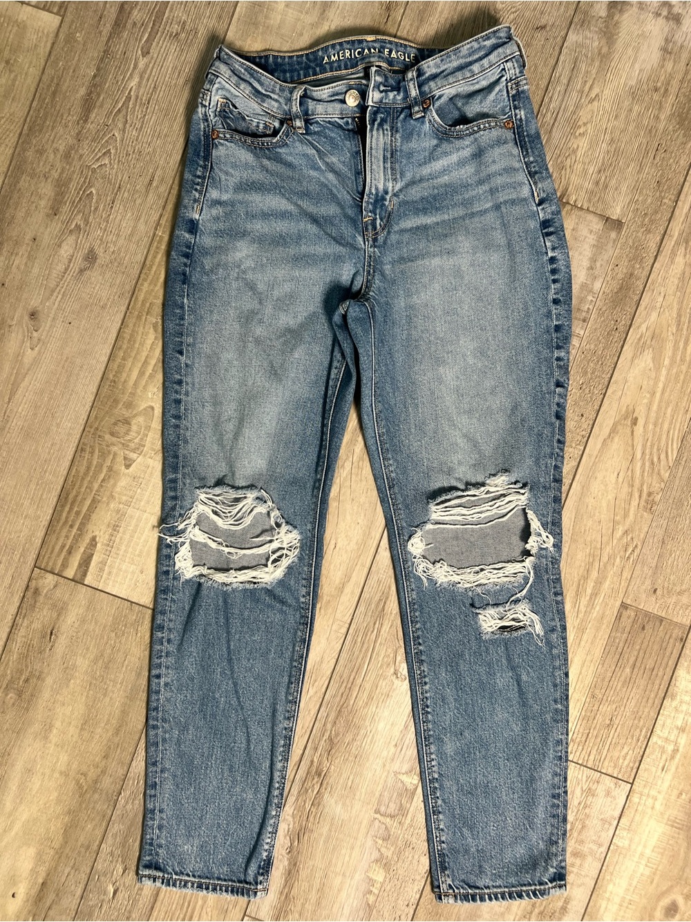 American Eagle Outfitters Light Blue Distressed Mom Jeans